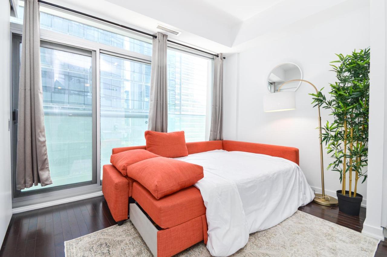 Downtown Toronto Condo Mins From Scotiabank Arena, Tiff, Cn Tower, Union, Mtcc Экстерьер фото