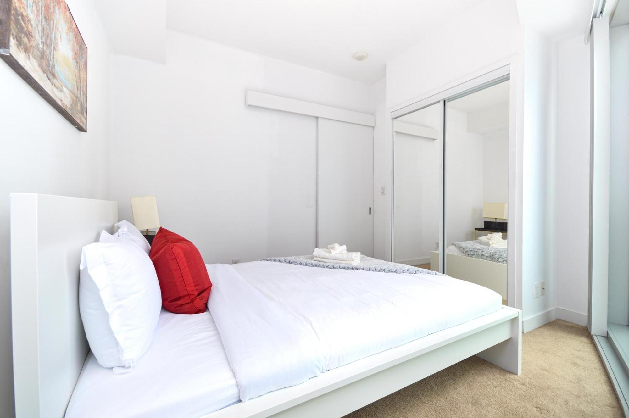 Downtown Toronto Condo Mins From Scotiabank Arena, Tiff, Cn Tower, Union, Mtcc Экстерьер фото
